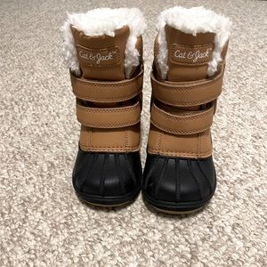 Cat and Jack snow boots NWOT